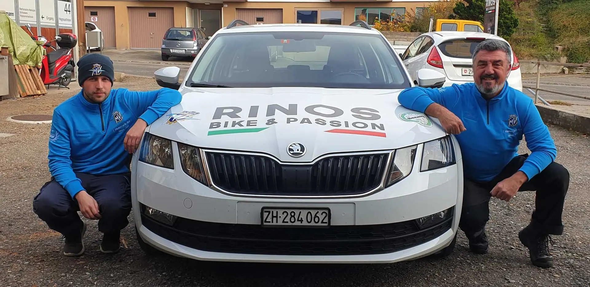 Rino Sapienza und Brian Arnold vor Rinos Bike & Passion in Wangen-Brüttisellen